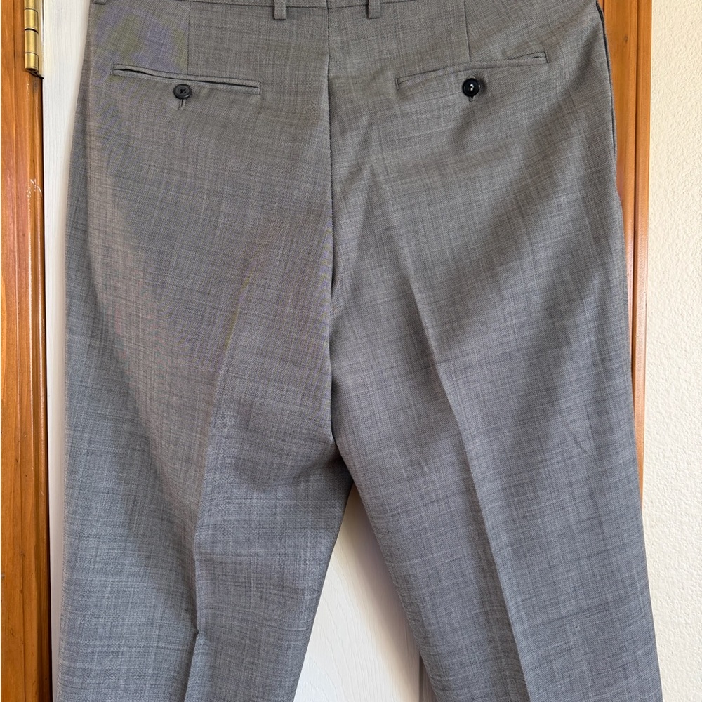 Egara Light Gray Two-Button Suit Jacket - image 10